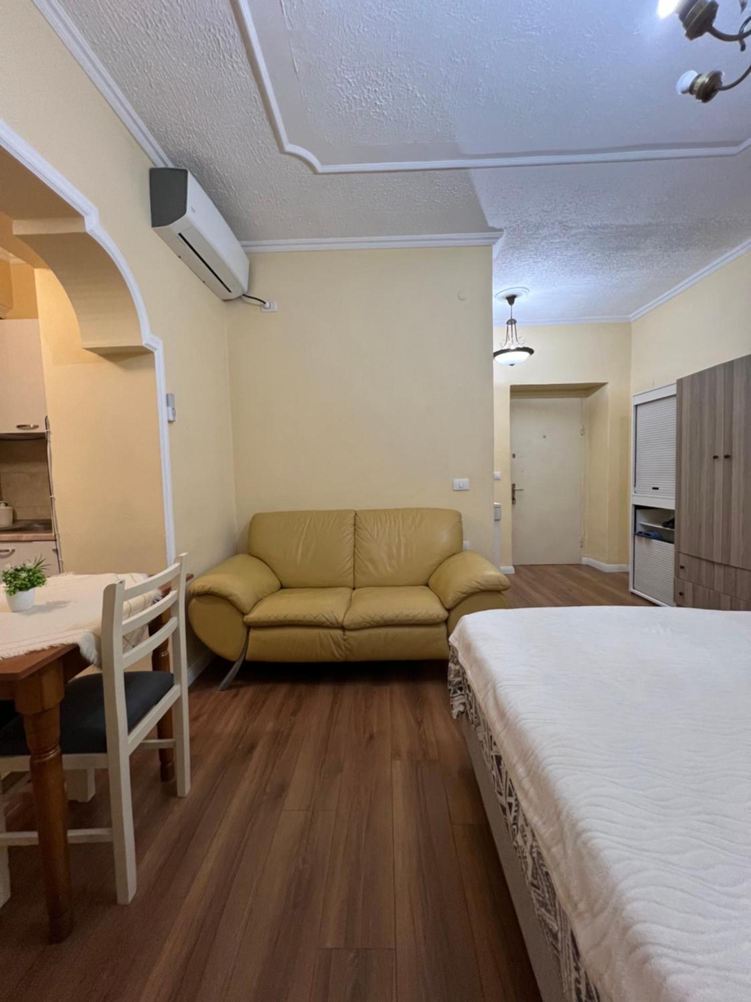 Alle'S M Shyri Studio Apartment Tirana Exteriér fotografie